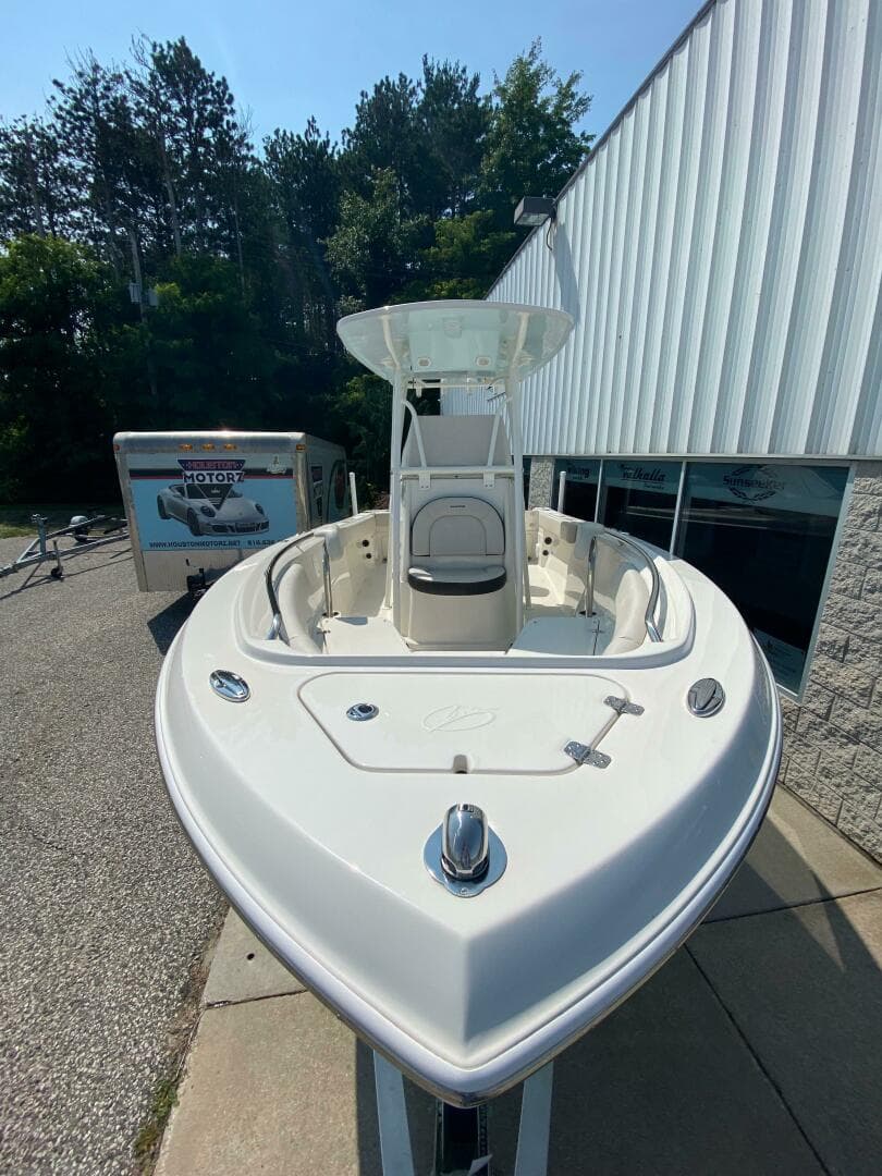 2022 Sailfish 220 Center Console