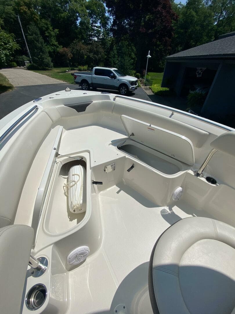 2022 Sailfish 220 Center Console