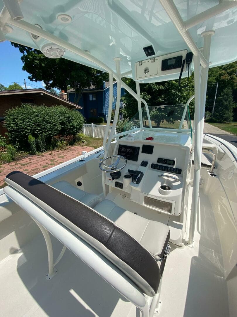 2022 Sailfish 220 Center Console