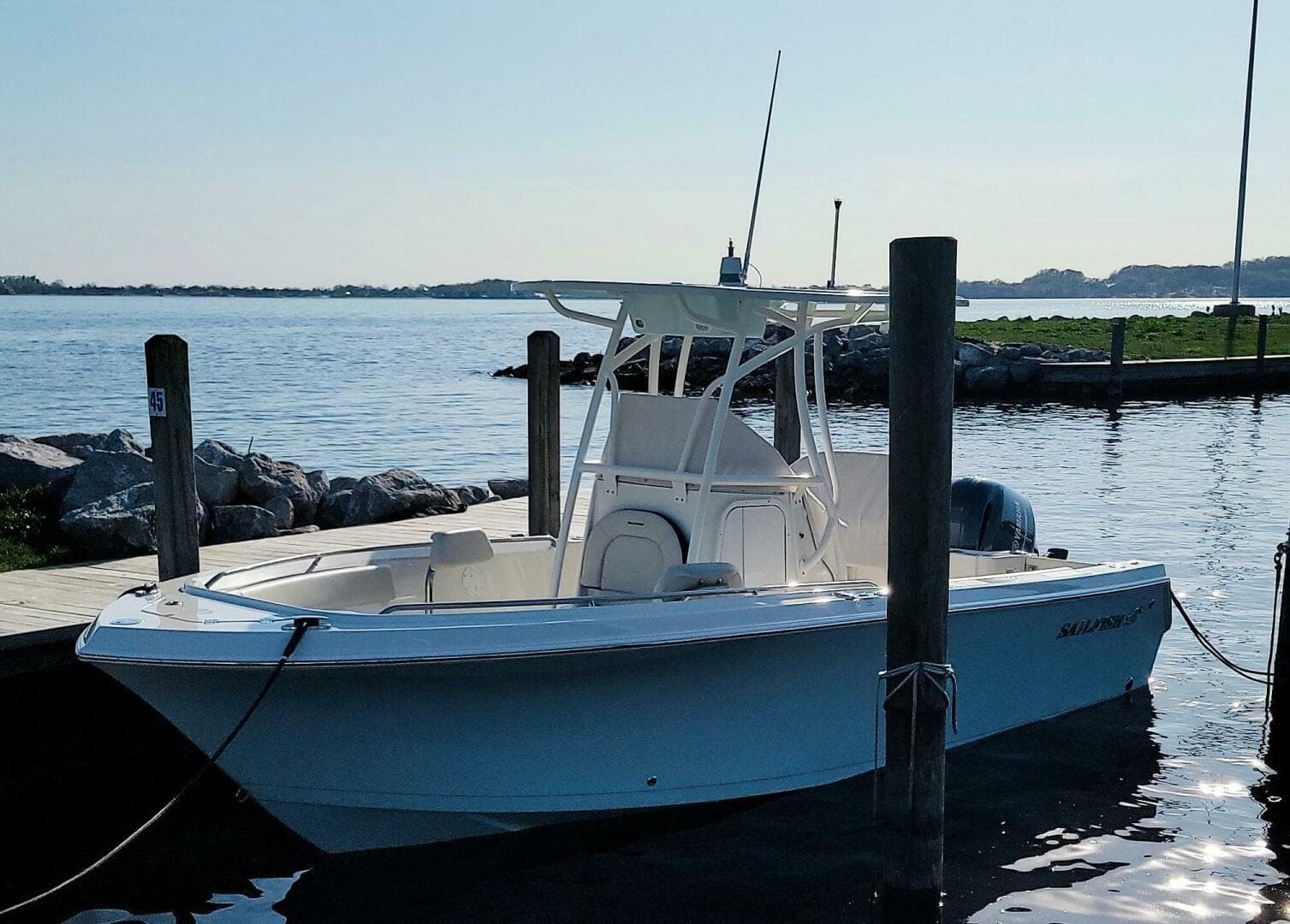 2022 Sailfish 220 Center Console