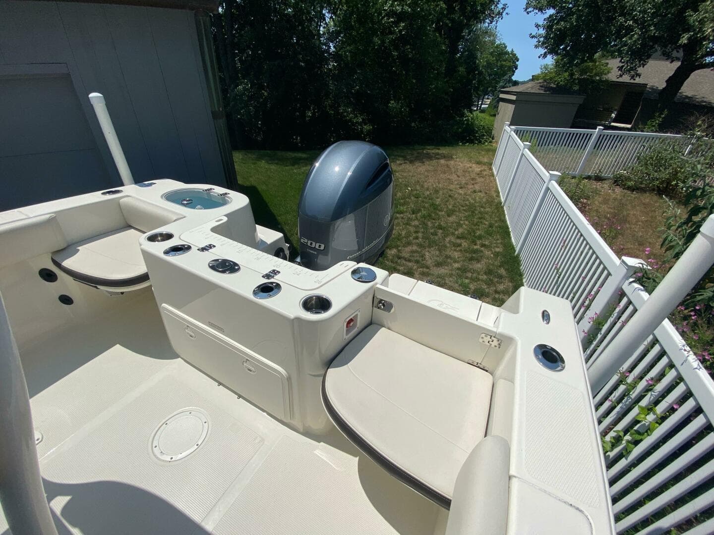 2022 Sailfish 220 Center Console