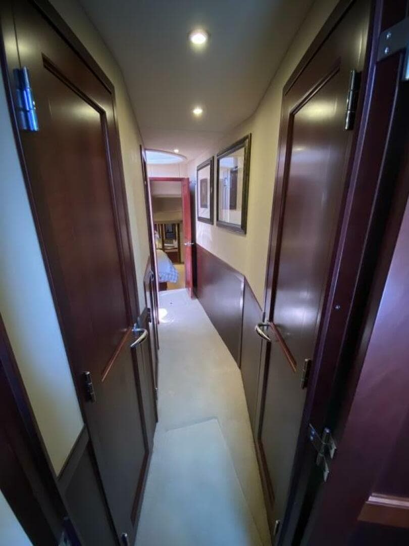 2006 Sea Ray 58 Sedan Bridge