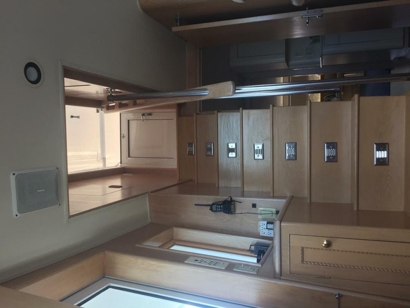 1994 Hatteras 70 Cockpit Motor Yacht