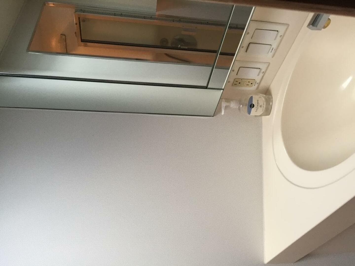 1994 Hatteras 70 Cockpit Motor Yacht