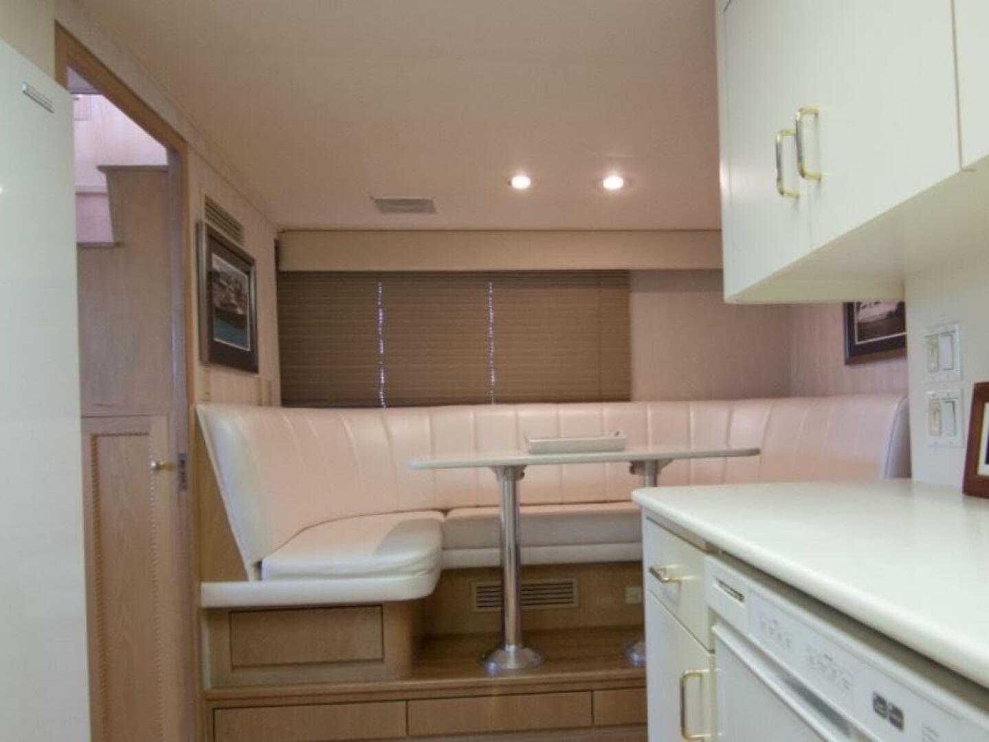 1994 Hatteras 70 Cockpit Motor Yacht