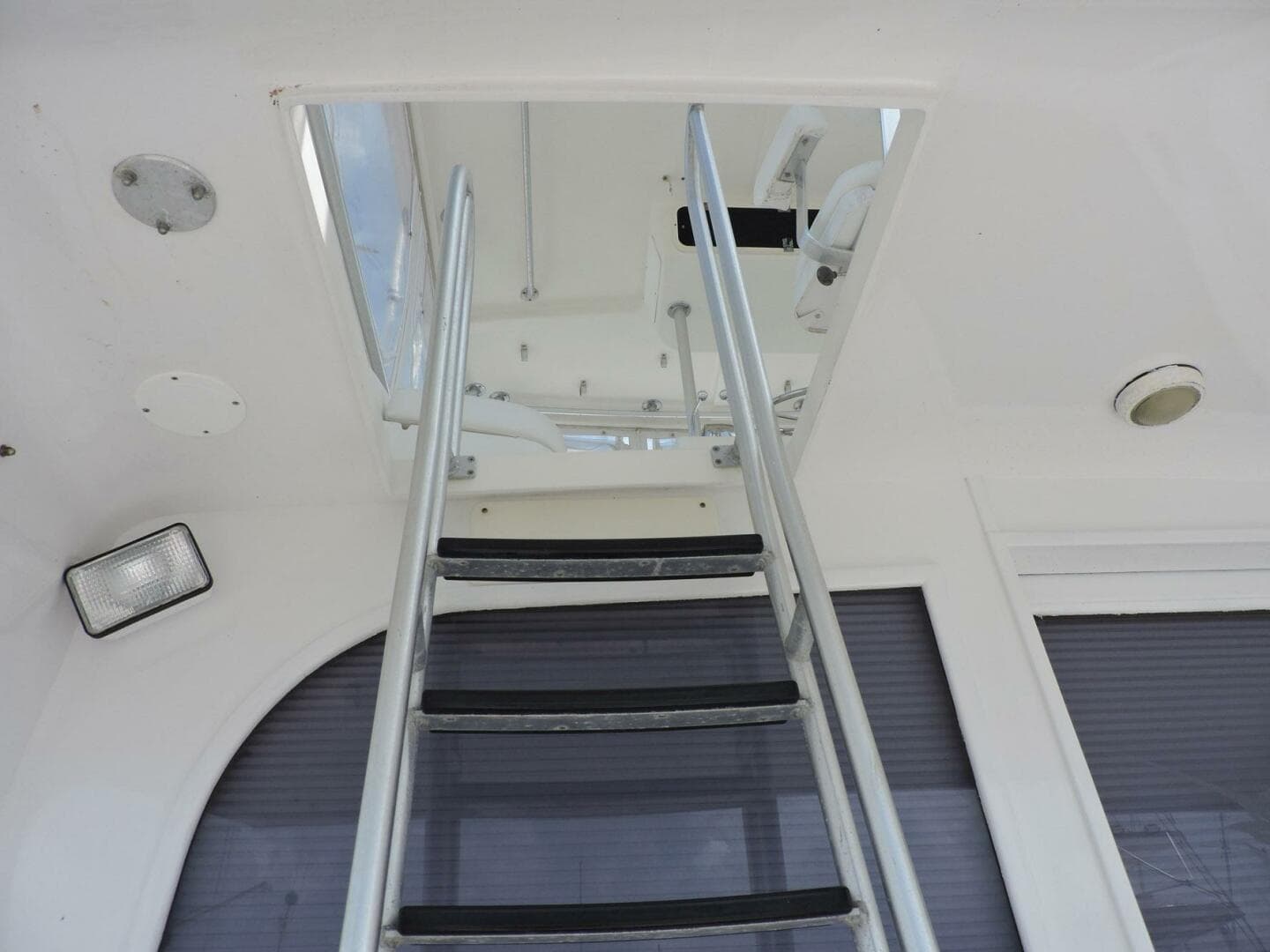 15 Upper Helm Ladder