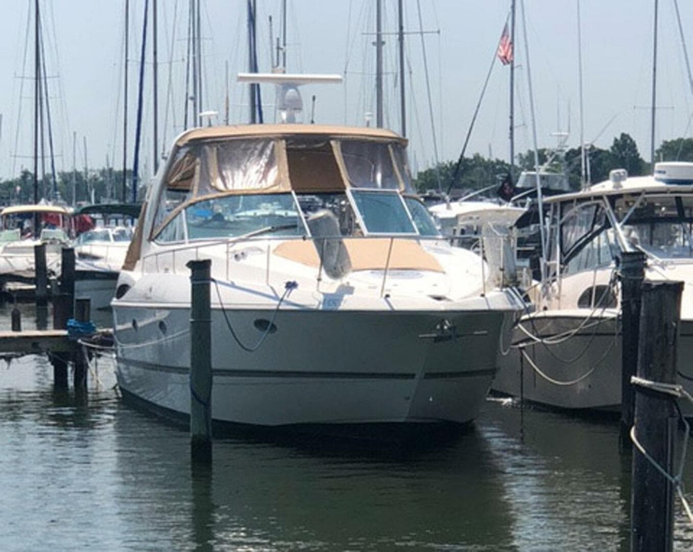 2007 Cruisers Yachts 370 Express
