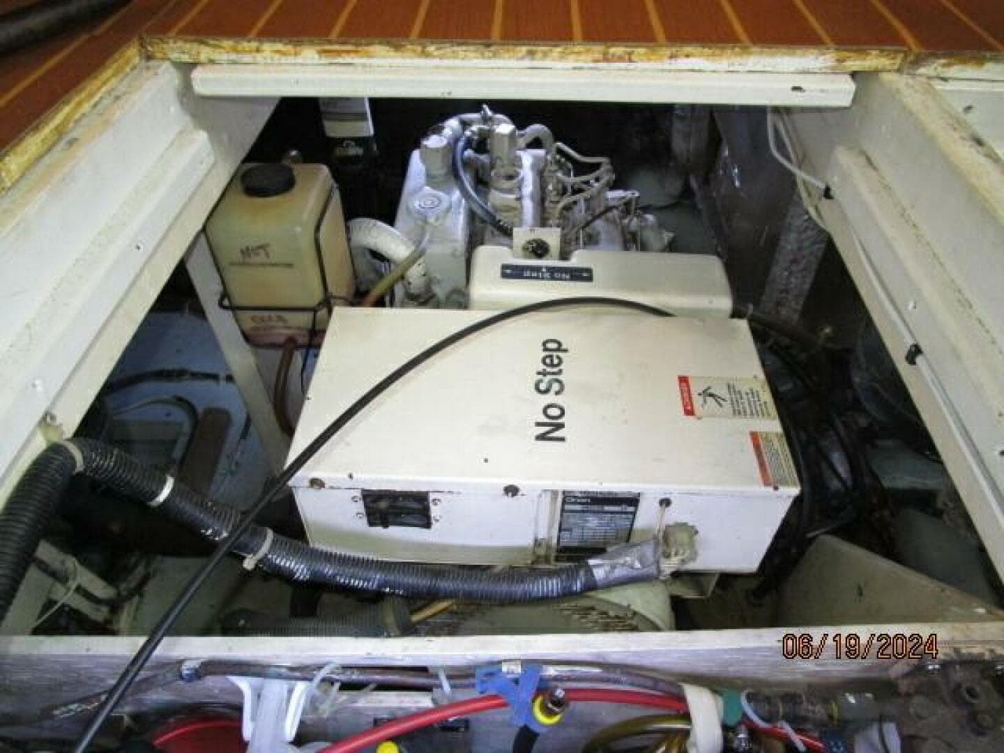 40' Mainship generator1