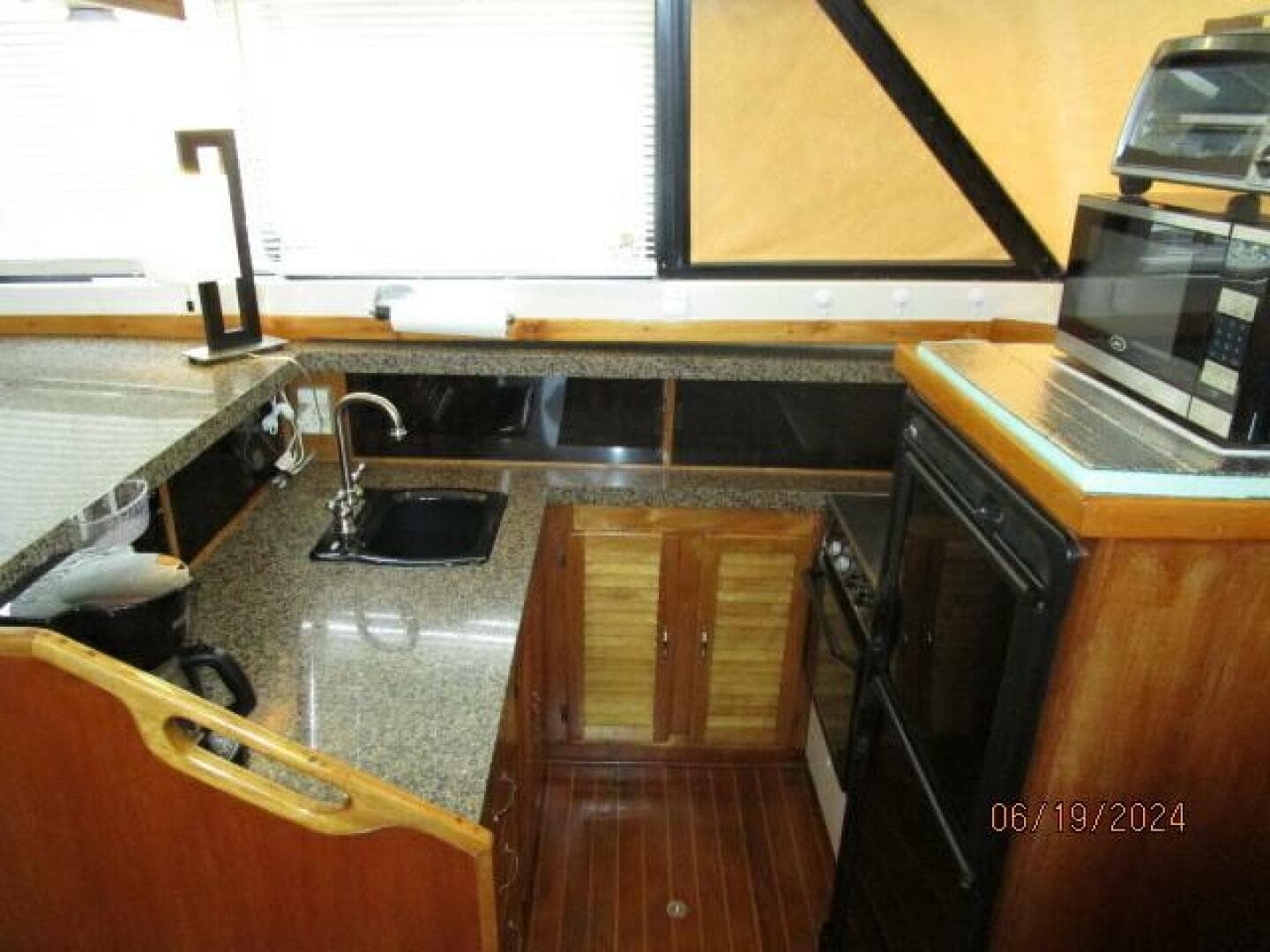 40' Mainship galley2
