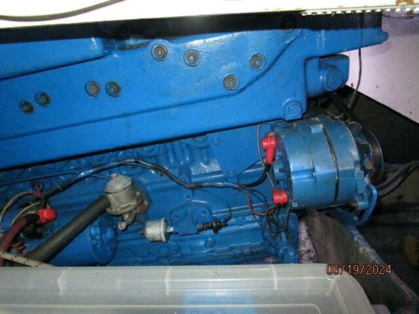 40' Mainship port main engine