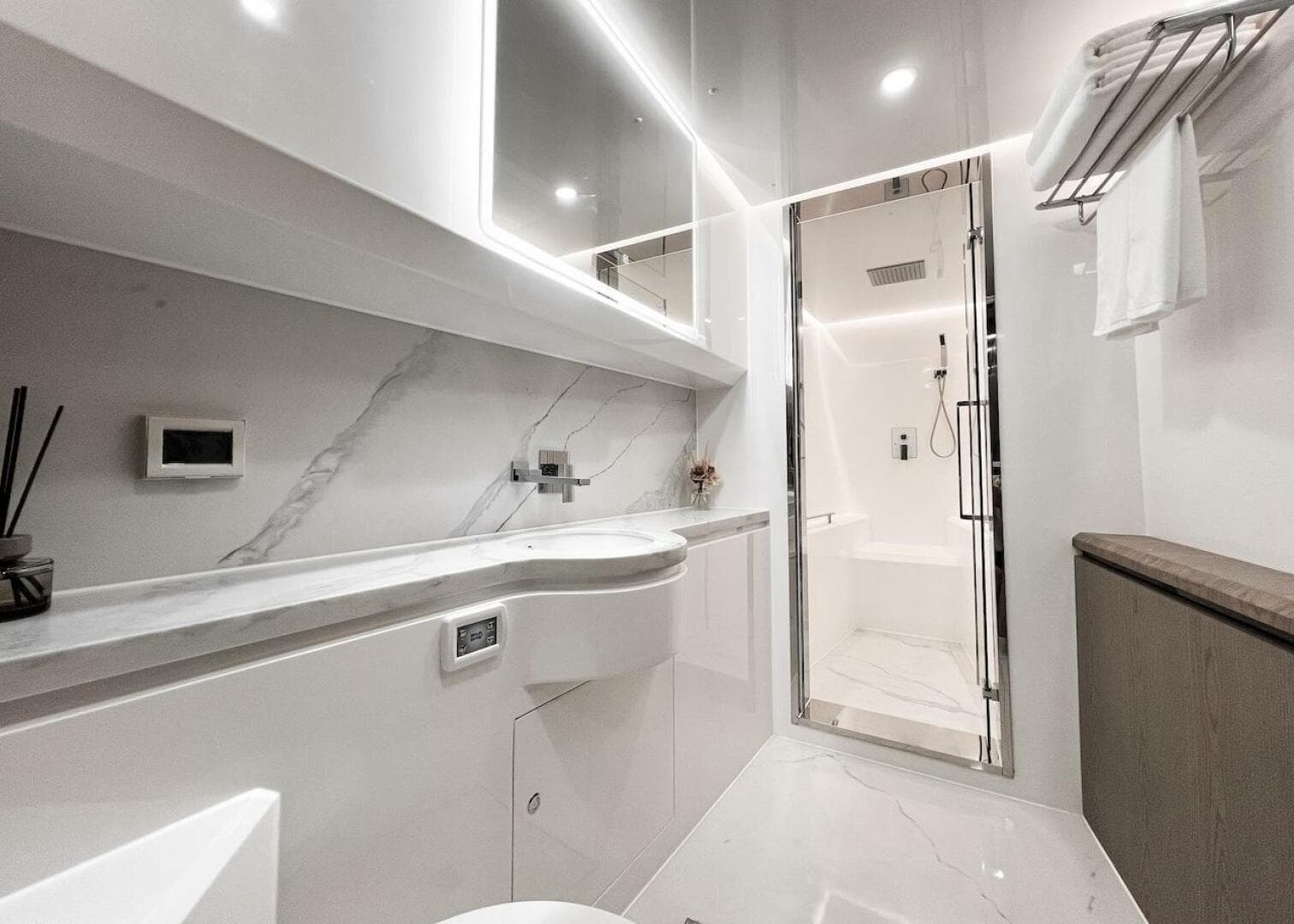 2026 Diamond Yachts EF56 Power Catamaran