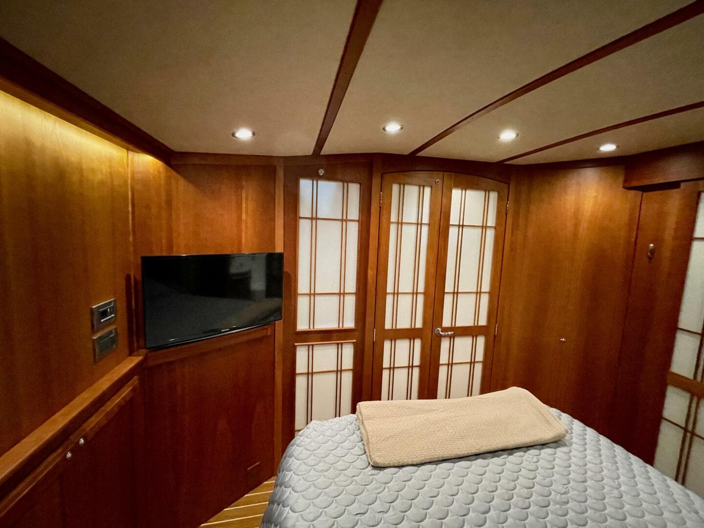 2016 Sabre 48 Salon Express