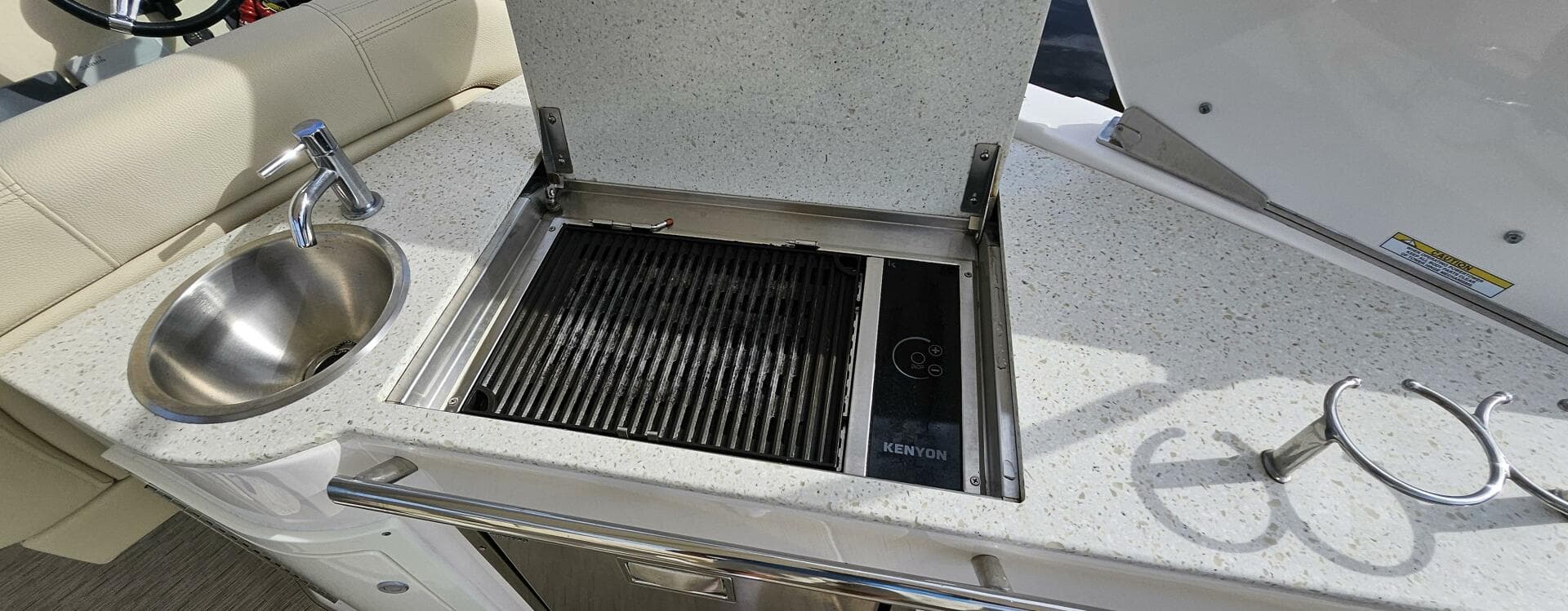 2018 Regal 33 XO Express Cruiser Outboard