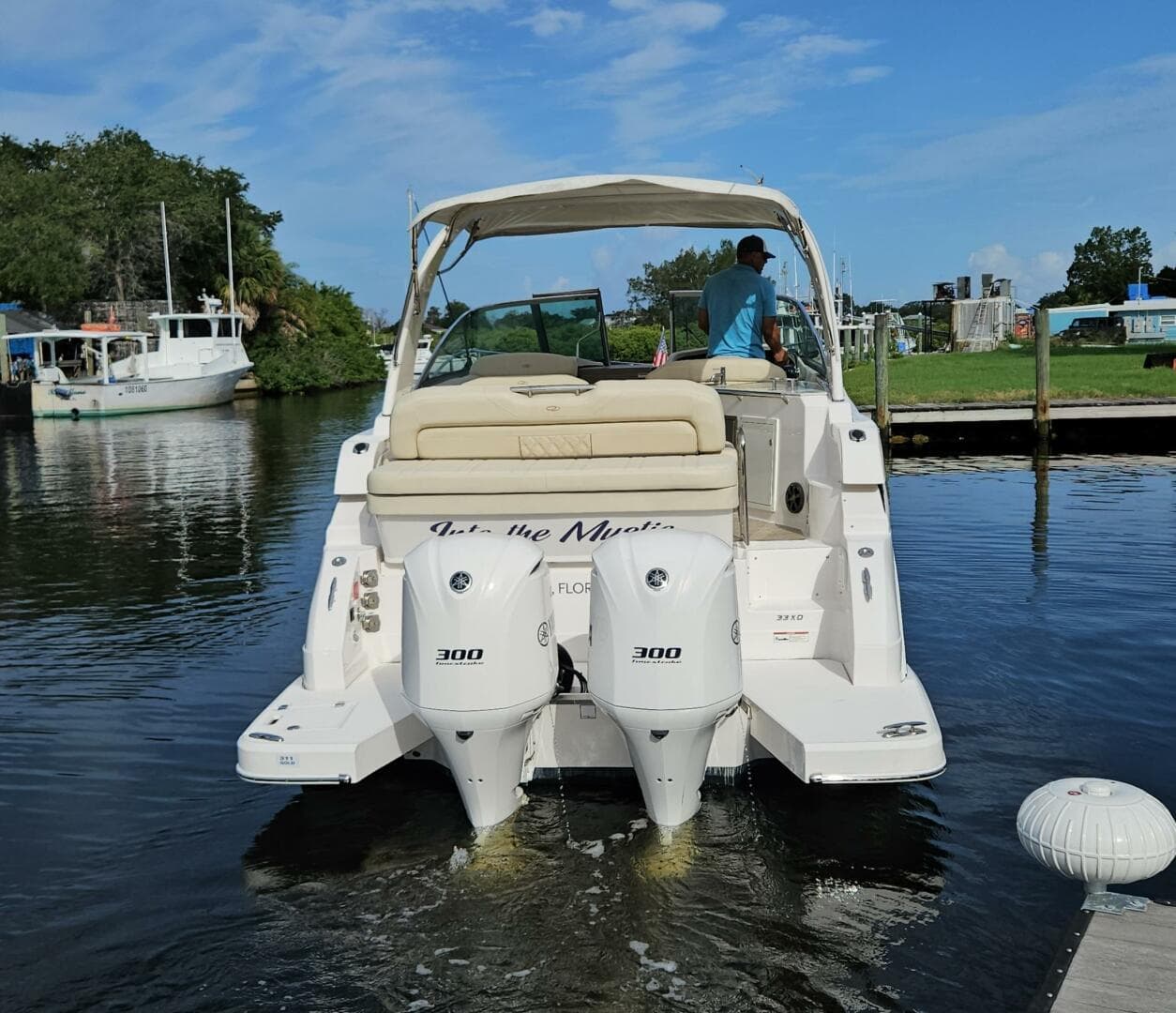 2018 Regal 33 XO Express Cruiser Outboard