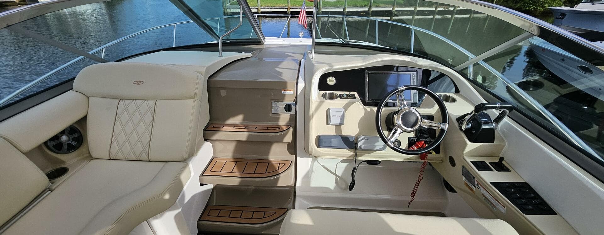 2018 Regal 33 XO Express Cruiser Outboard
