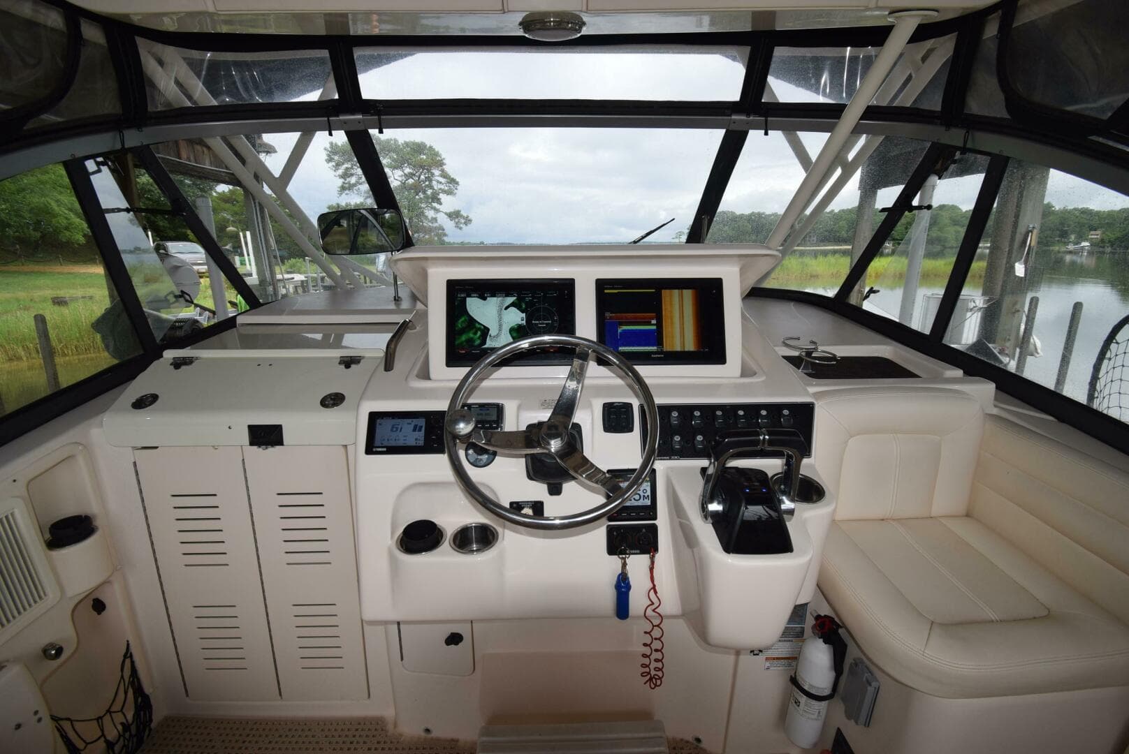 2016 Grady-White Express 330