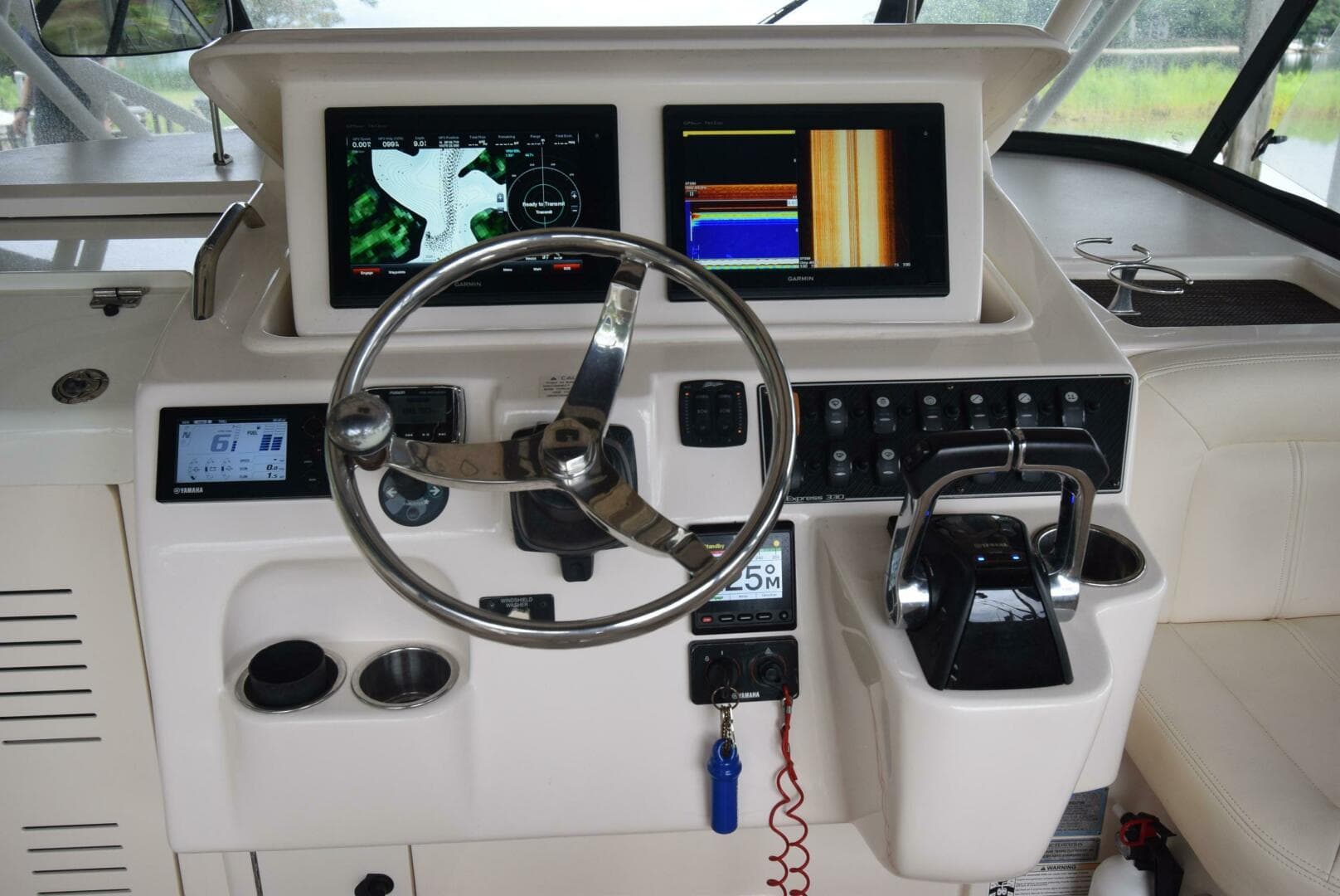 2016 Grady-White Express 330