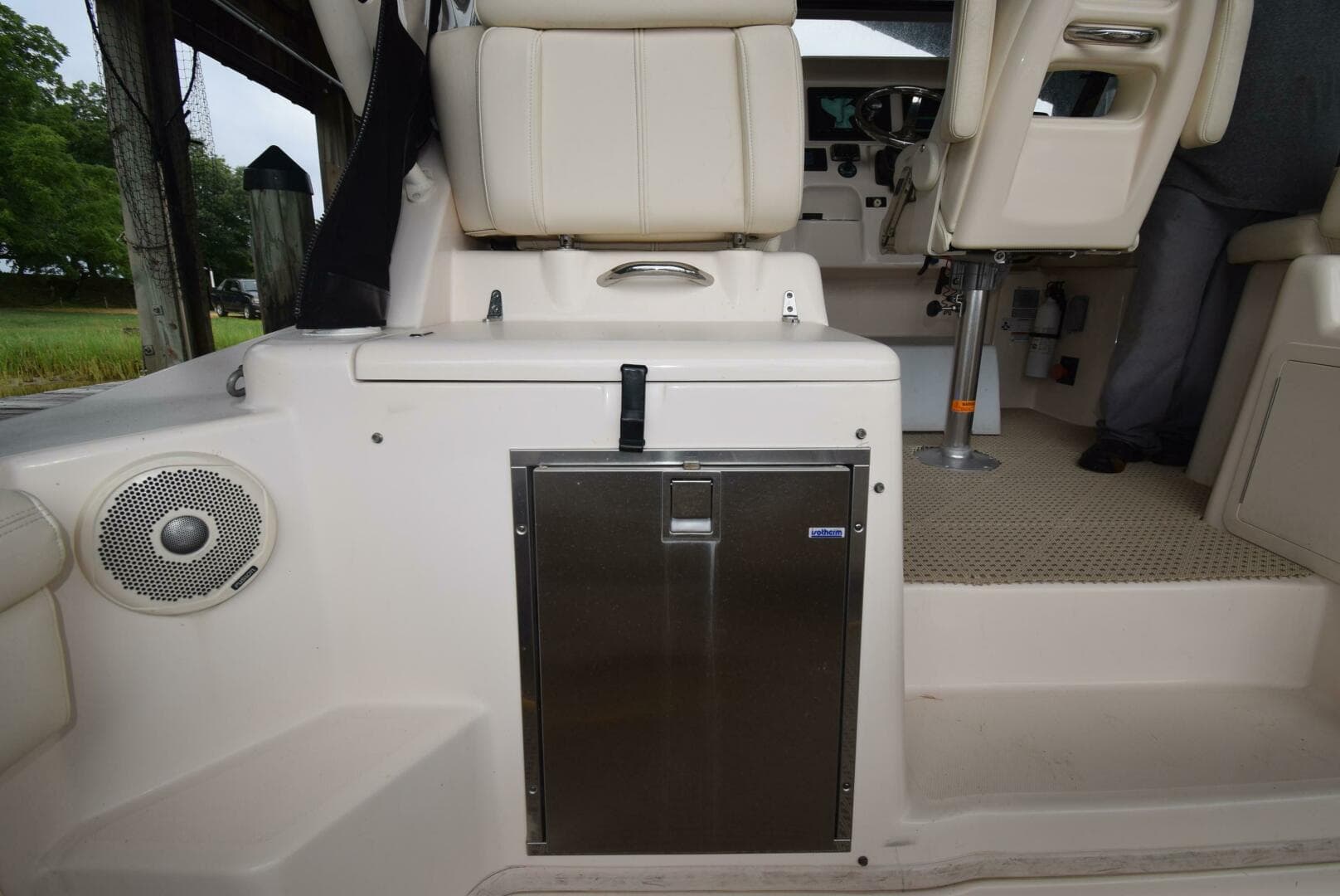 2016 Grady-White Express 330