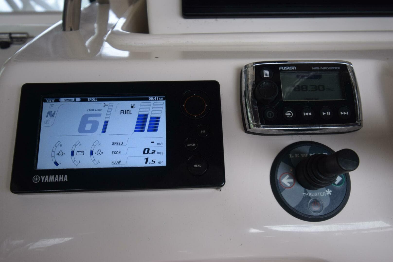 2016 Grady-White Express 330