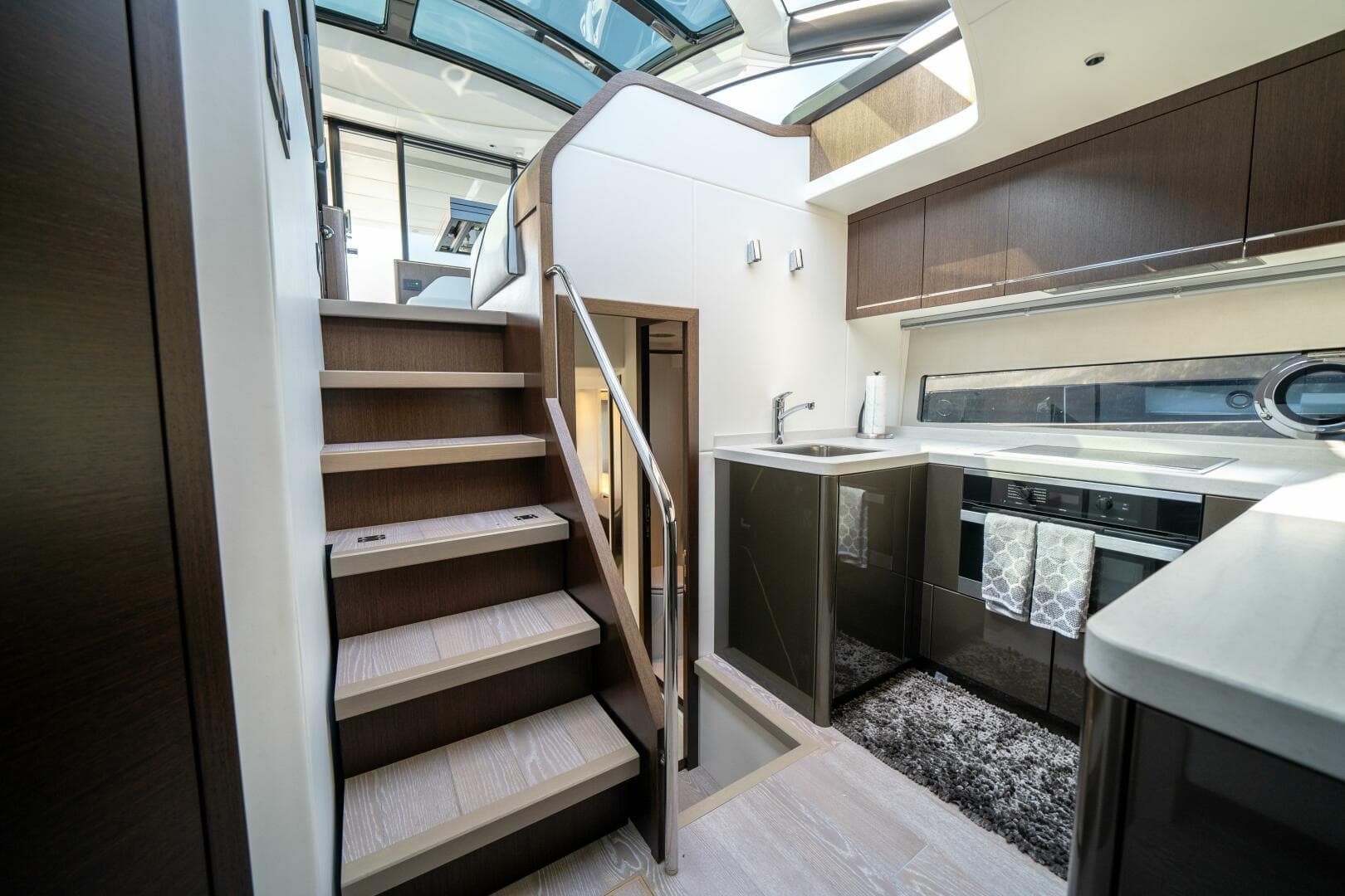 2022 Sunseeker 60 Predator EVO