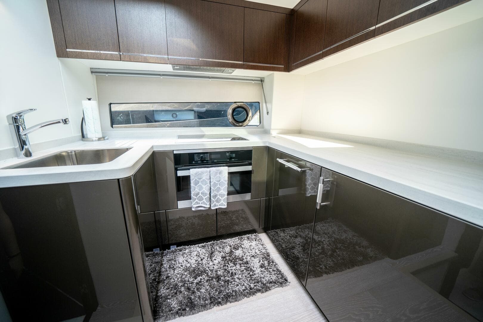 2022 Sunseeker 60 Predator EVO