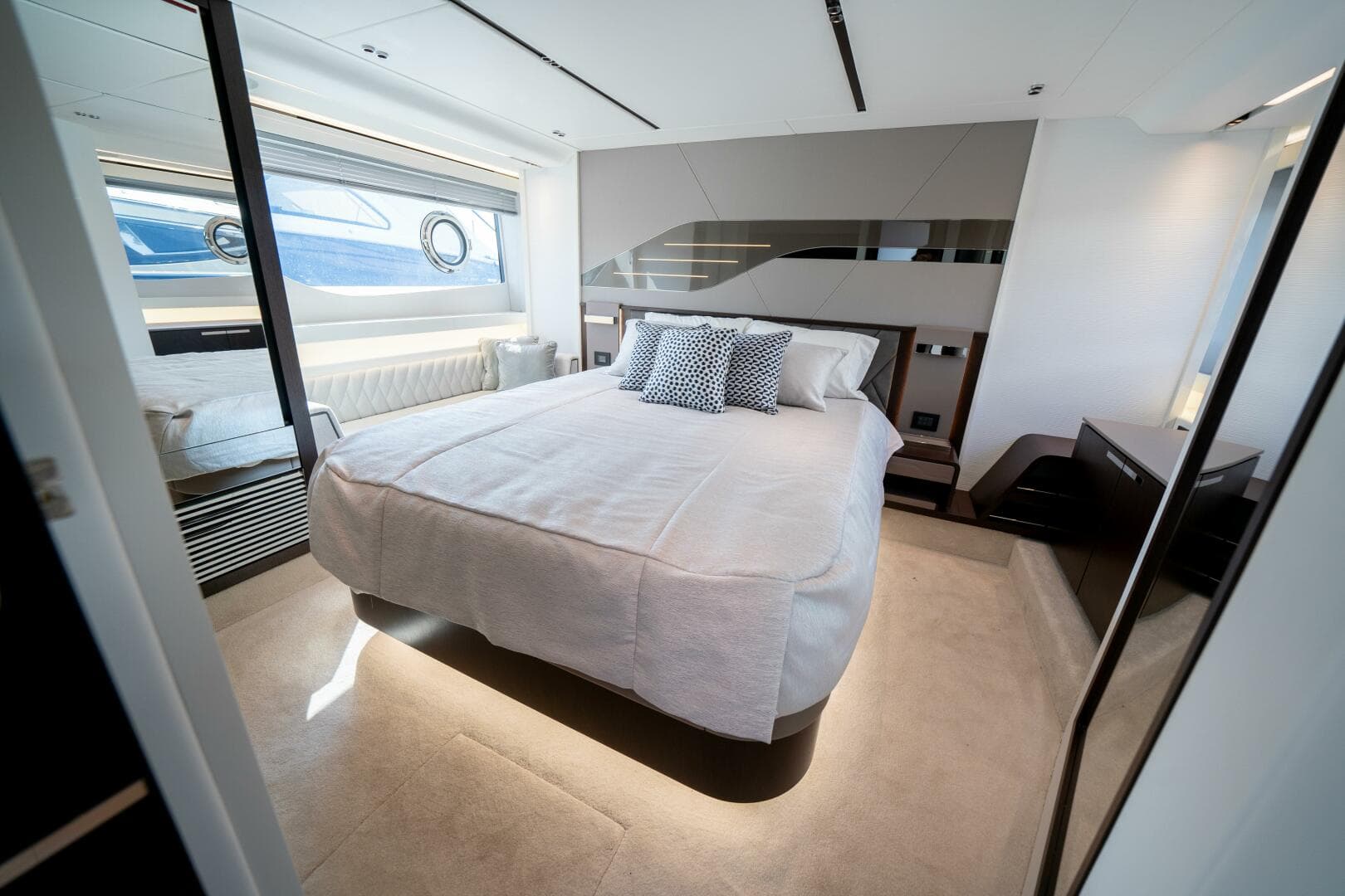 2022 Sunseeker 60 Predator EVO