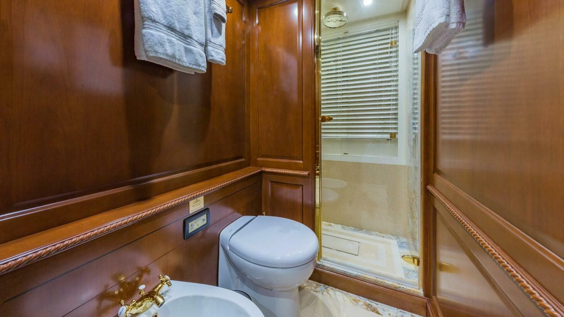 Lower Deck Port VIP Ensuite