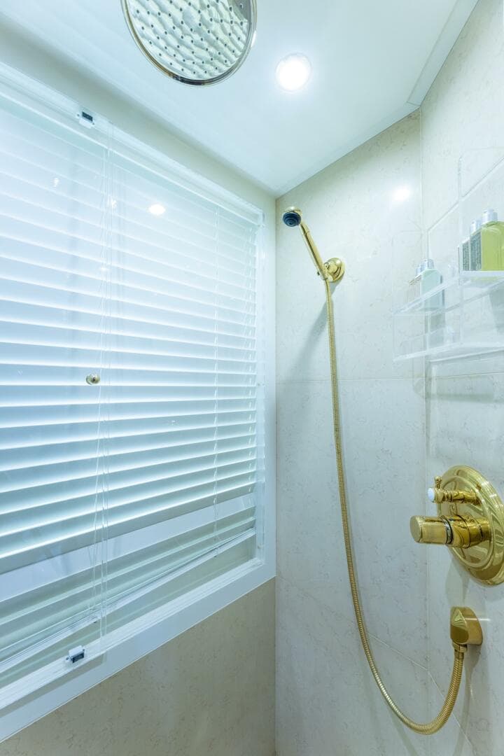 Main Deck Master Ensuite Shower