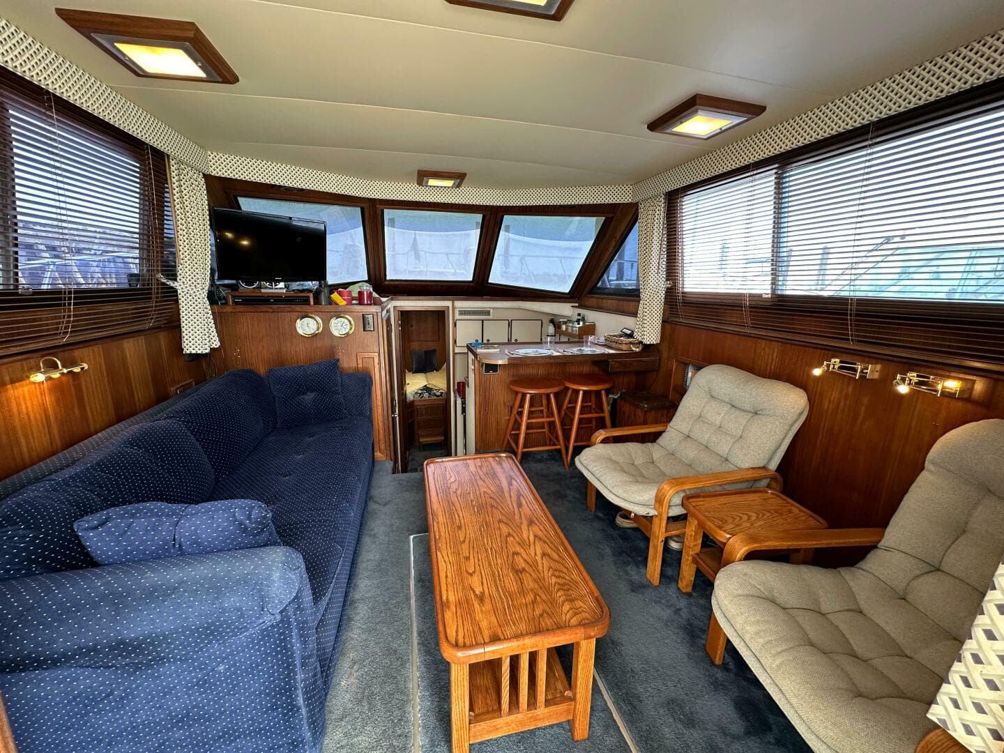 1985 Hatteras 36 Convertible