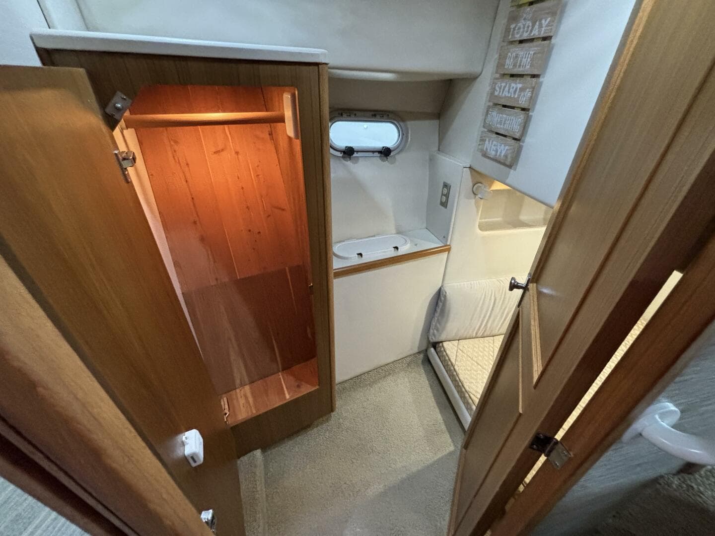 2000 Bayliner 3788 Command Bridge