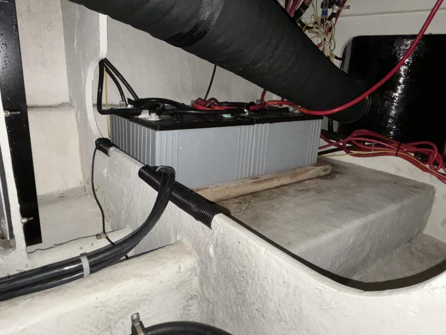 2000 Bayliner 3788 Command Bridge