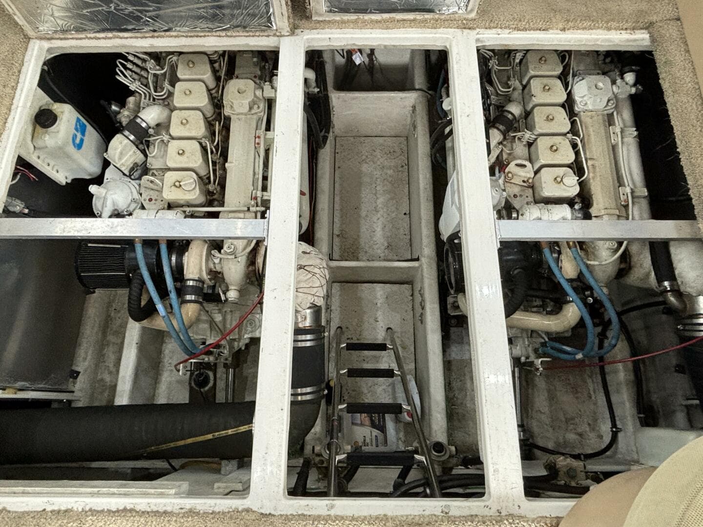 2000 Bayliner 3788 Command Bridge