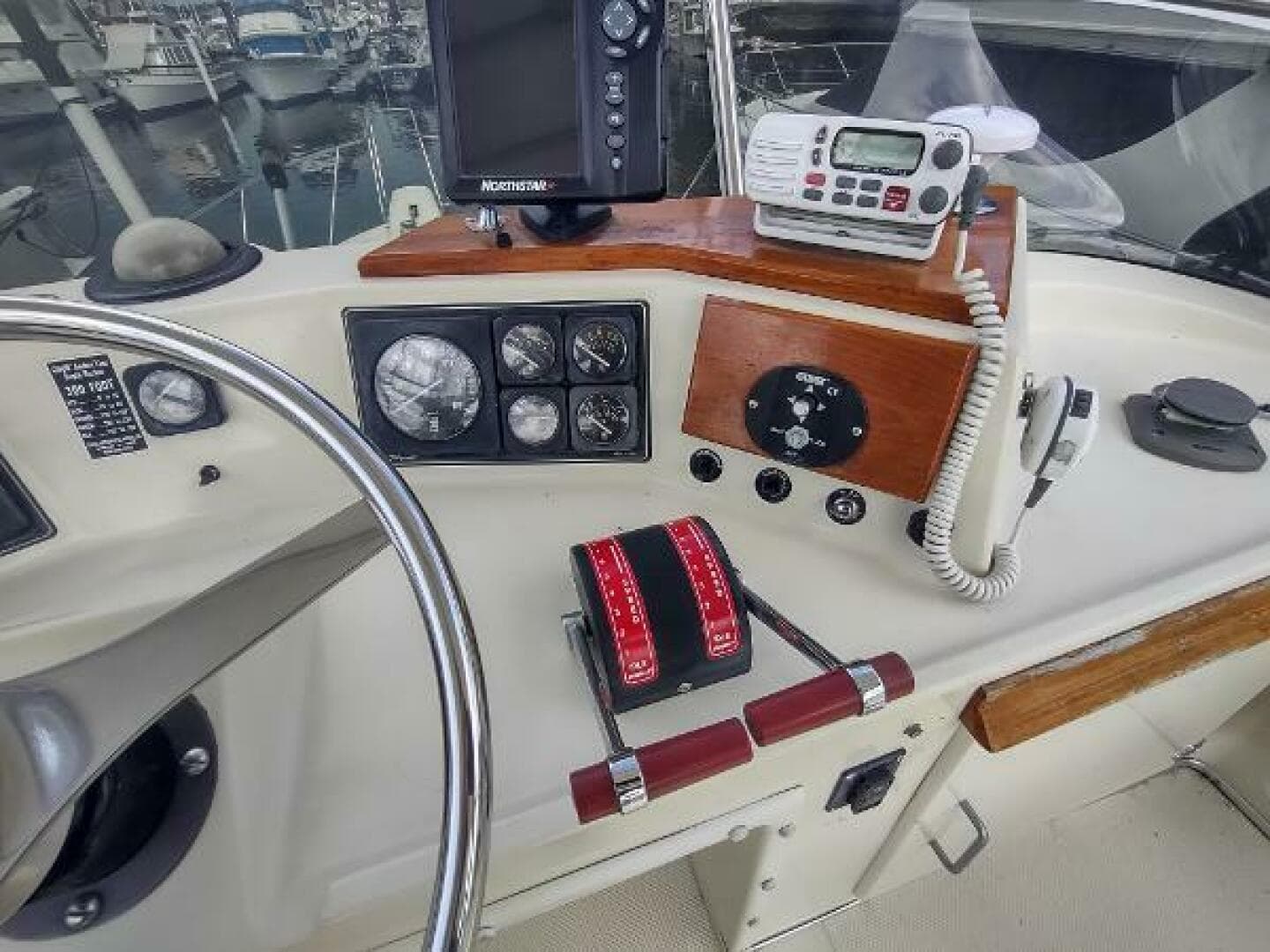 1988 Tollycraft 34 Sport Sedan