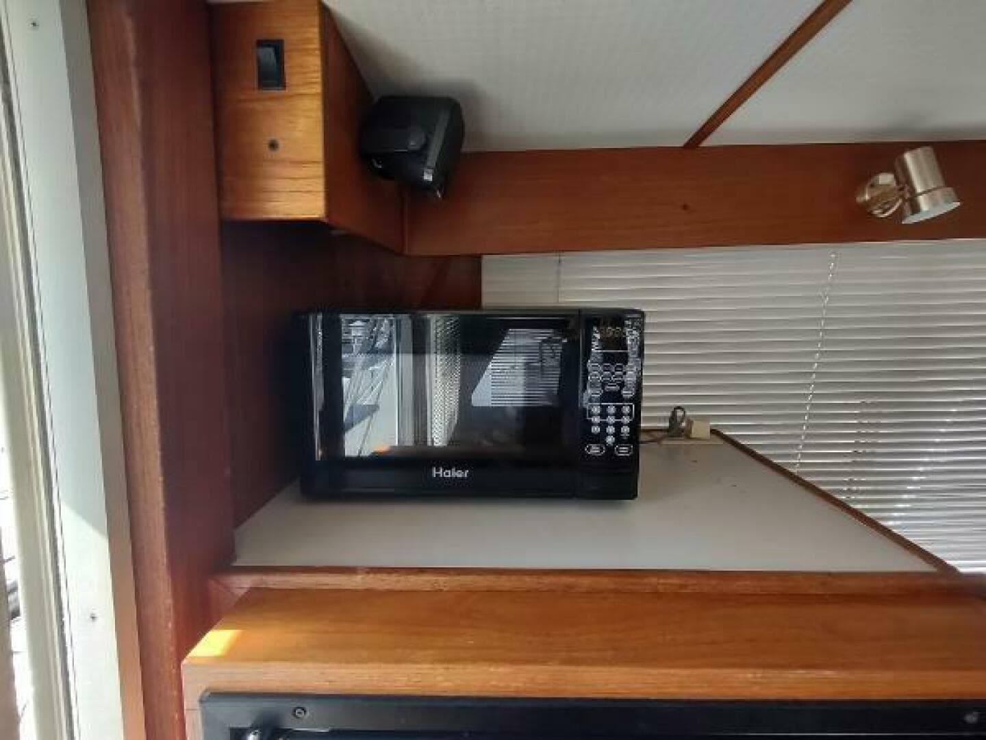 1988 Tollycraft 34 Sport Sedan