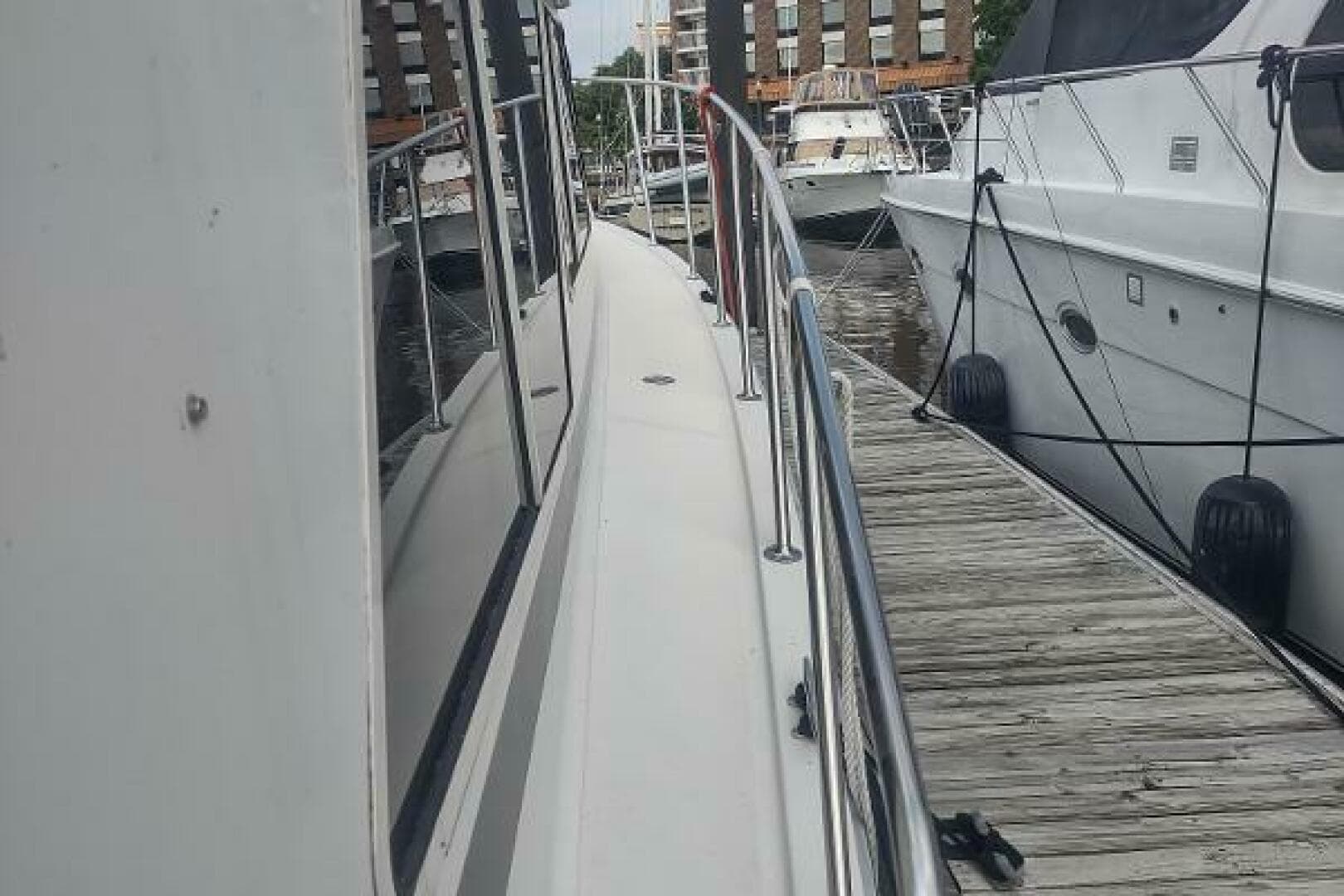 1988 Tollycraft 34 Sport Sedan