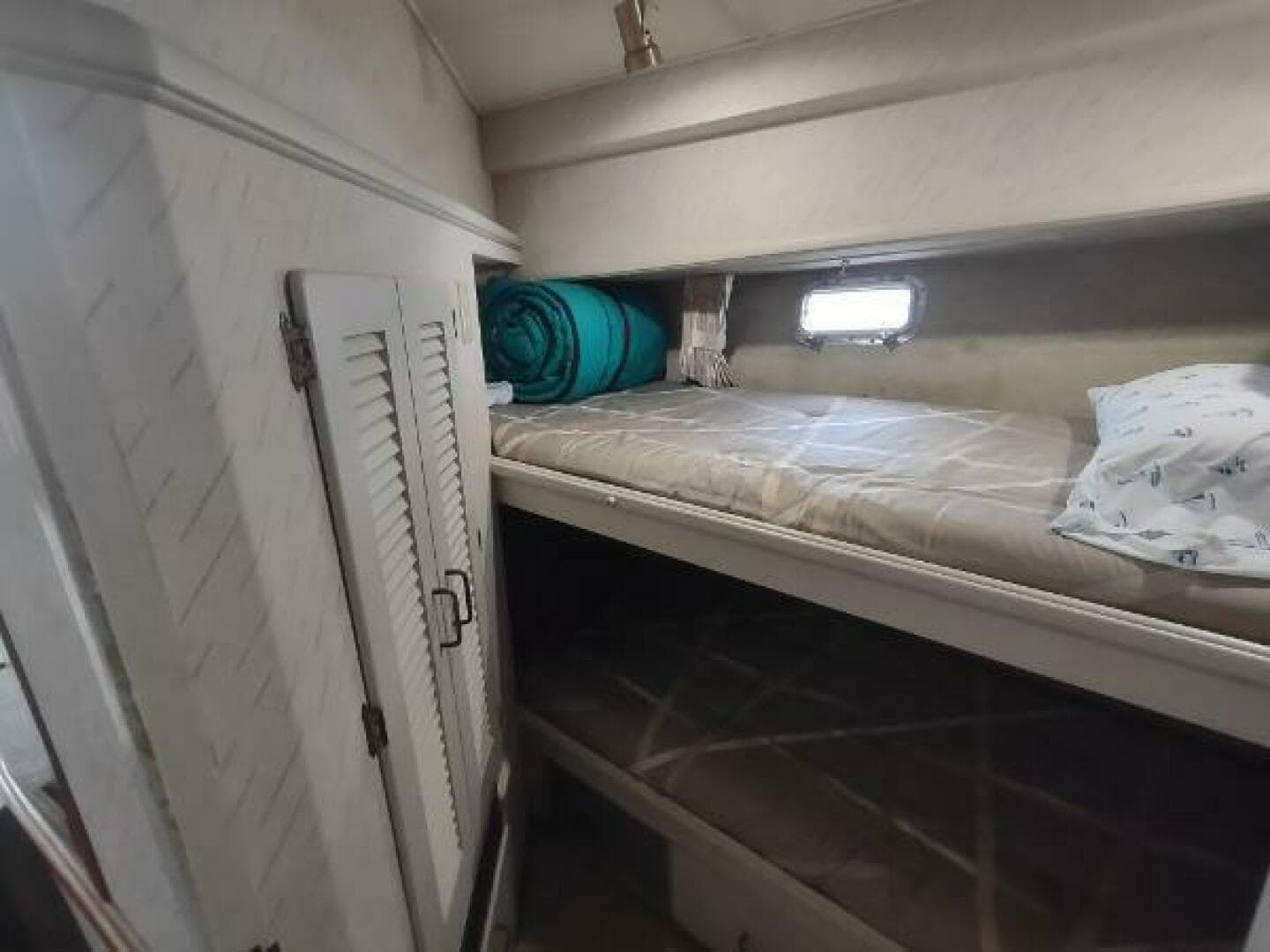 1988 Tollycraft 34 Sport Sedan