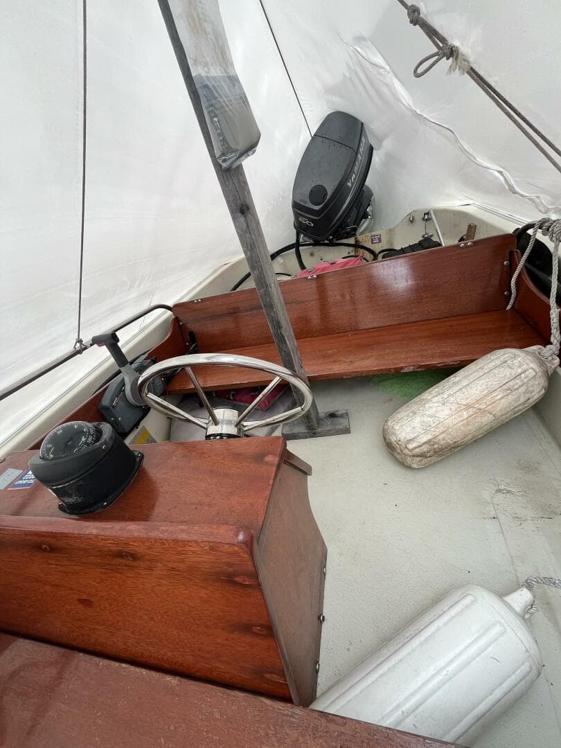 15' Boston Whaler Helm and Aft of boat