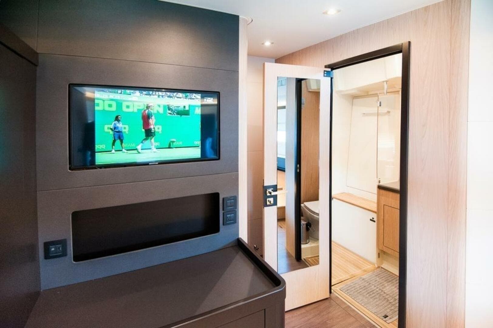 2022 Beneteau Oceanis 62