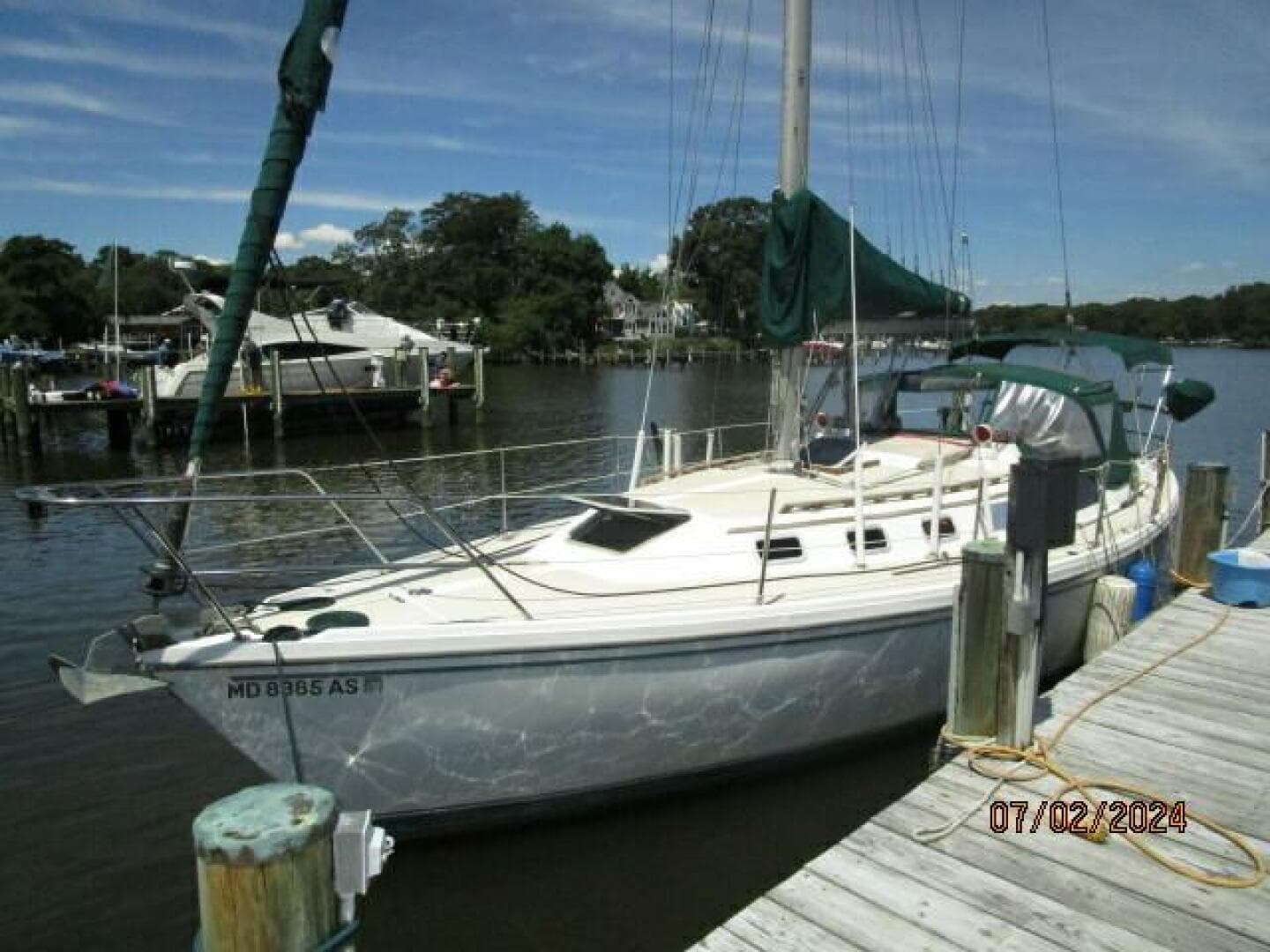 34' Catalina port forward profile