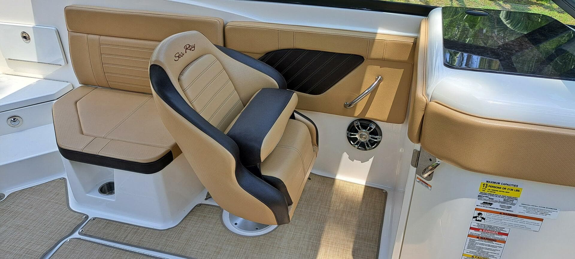 2019 Sea Ray SPX 230 OB