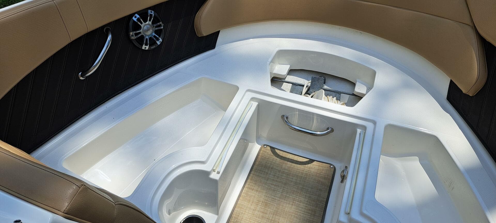 2019 Sea Ray SPX 230 OB