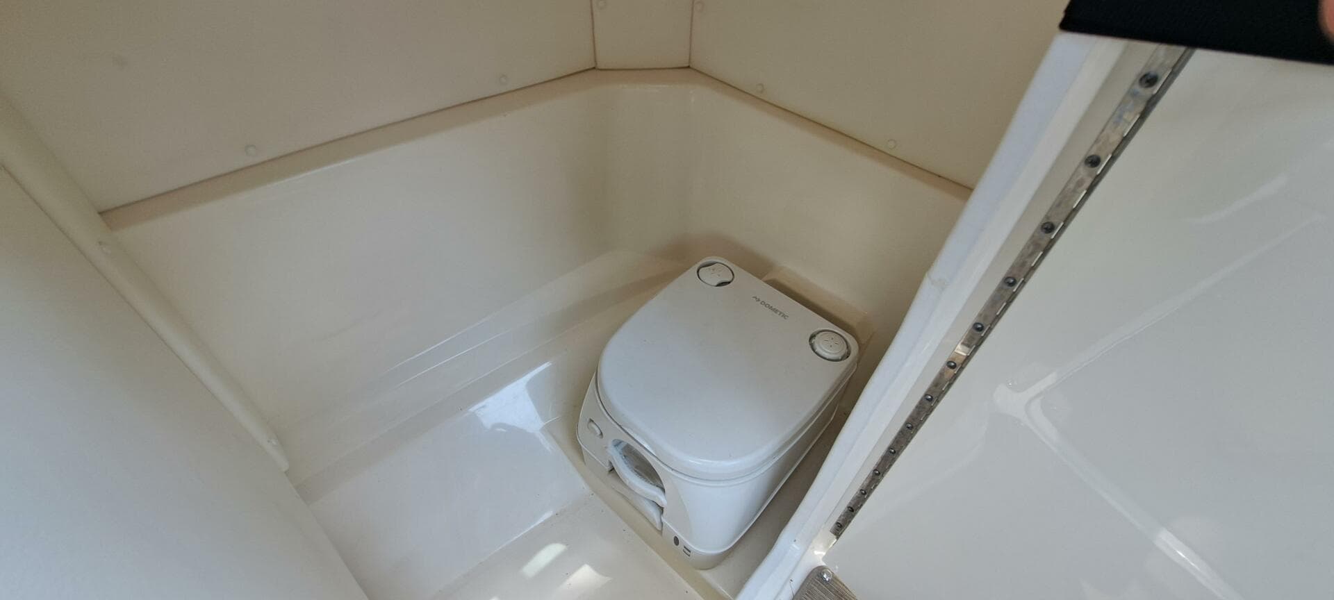 2019 Sea Ray SPX 230 OB