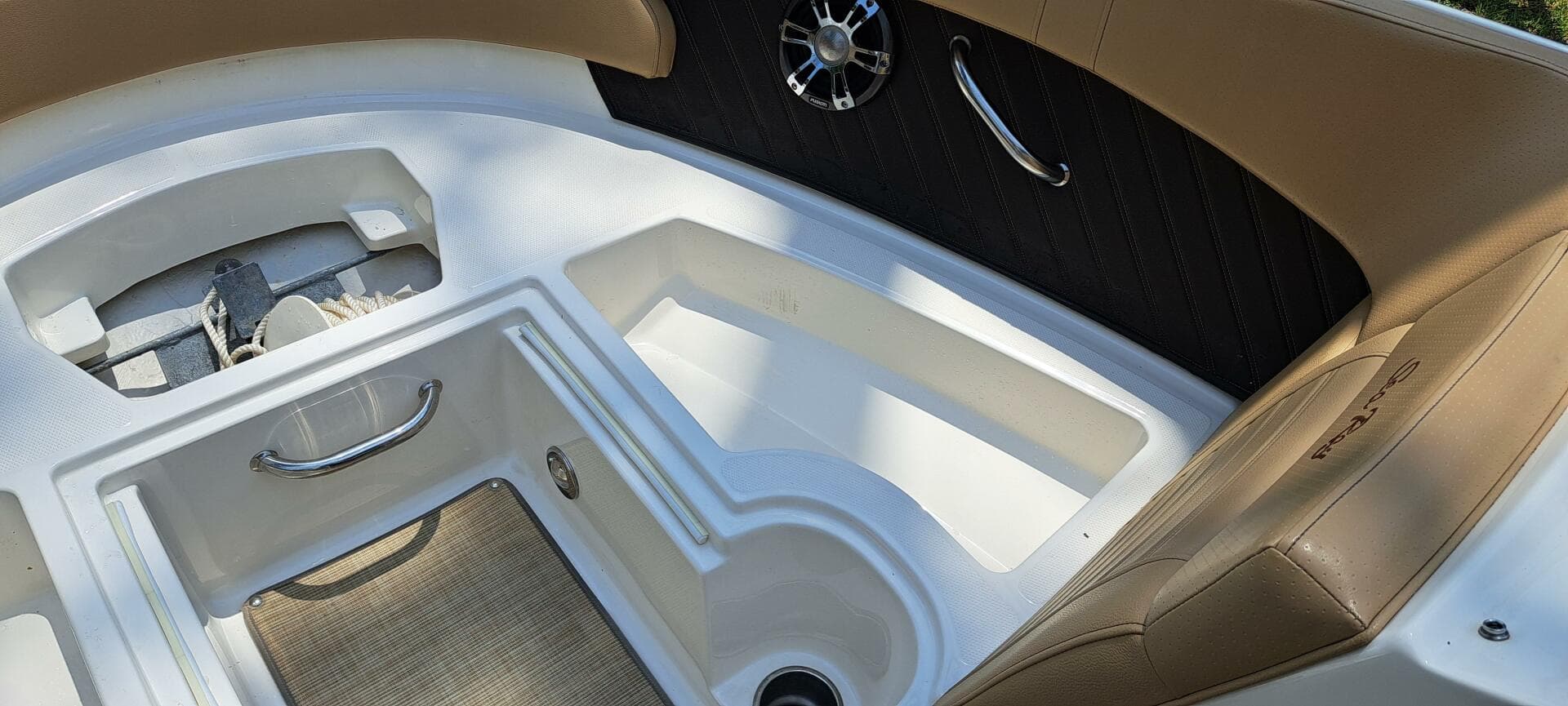 2019 Sea Ray SPX 230 OB