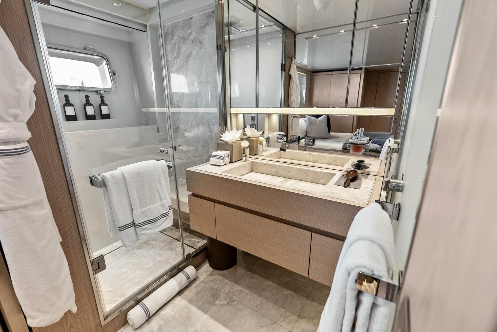 Aft Starboard Guest Stateroom Ensuite