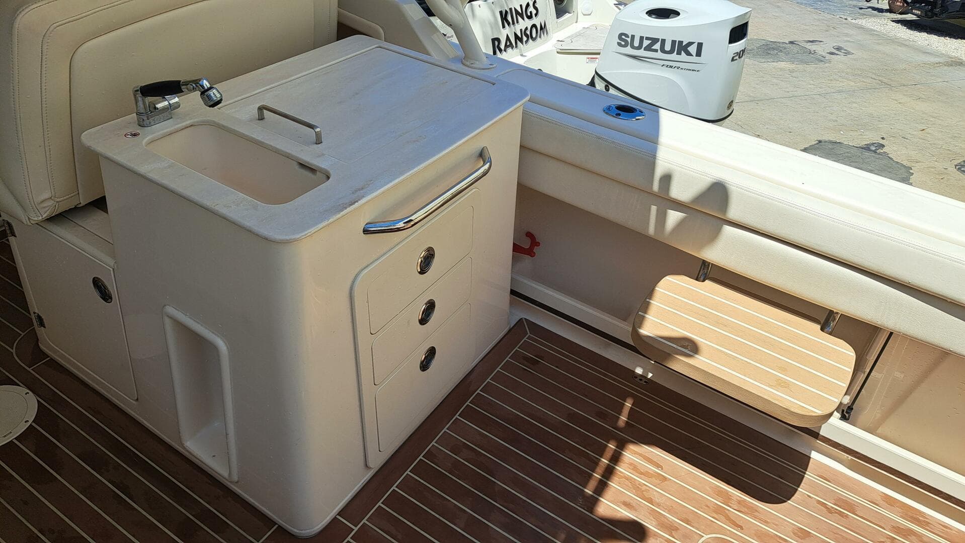 2018 Grady-White Freedom 285