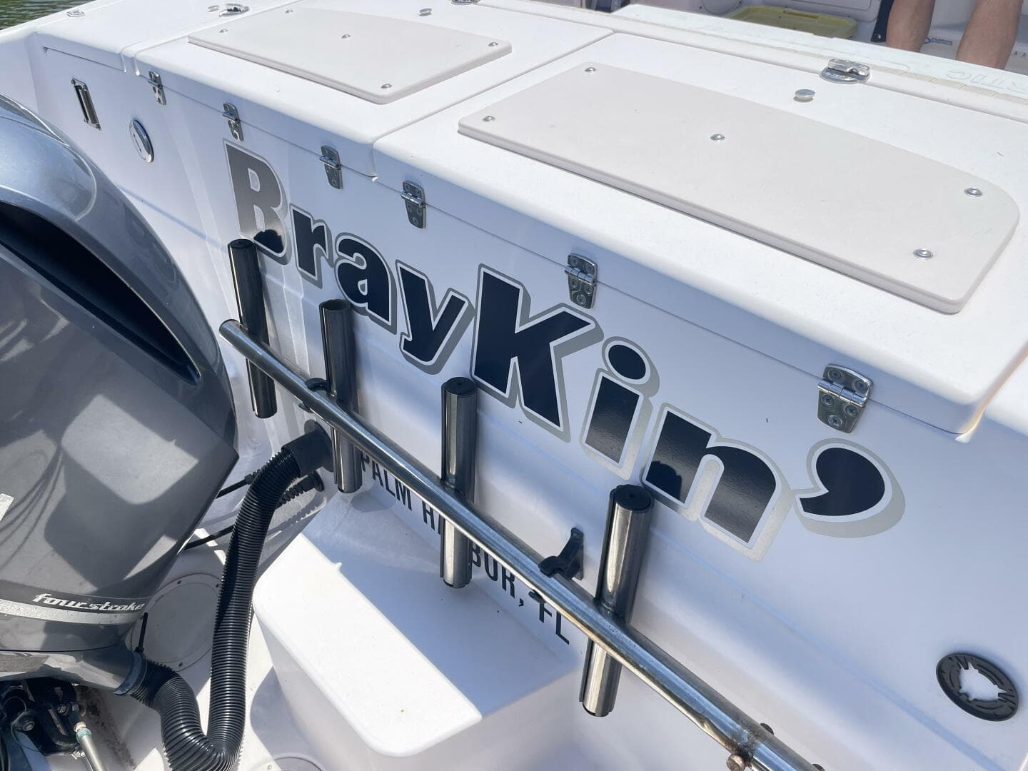 2005 Grady-White 330 Express