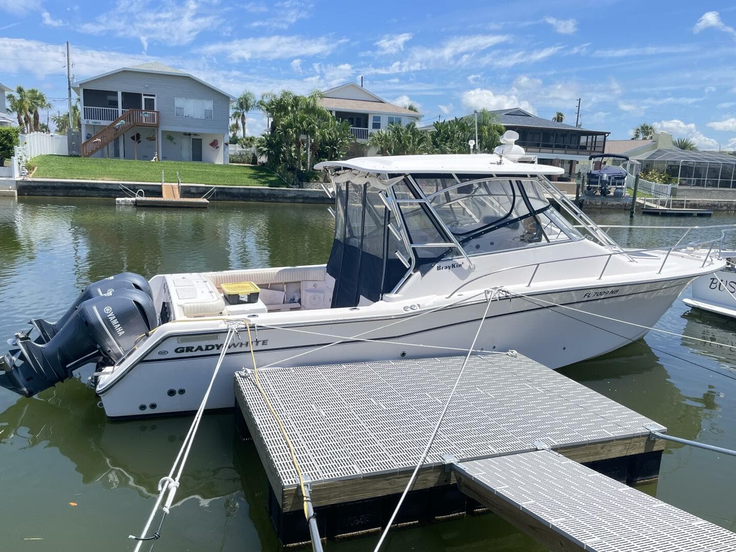 2005 Grady-White 330 Express