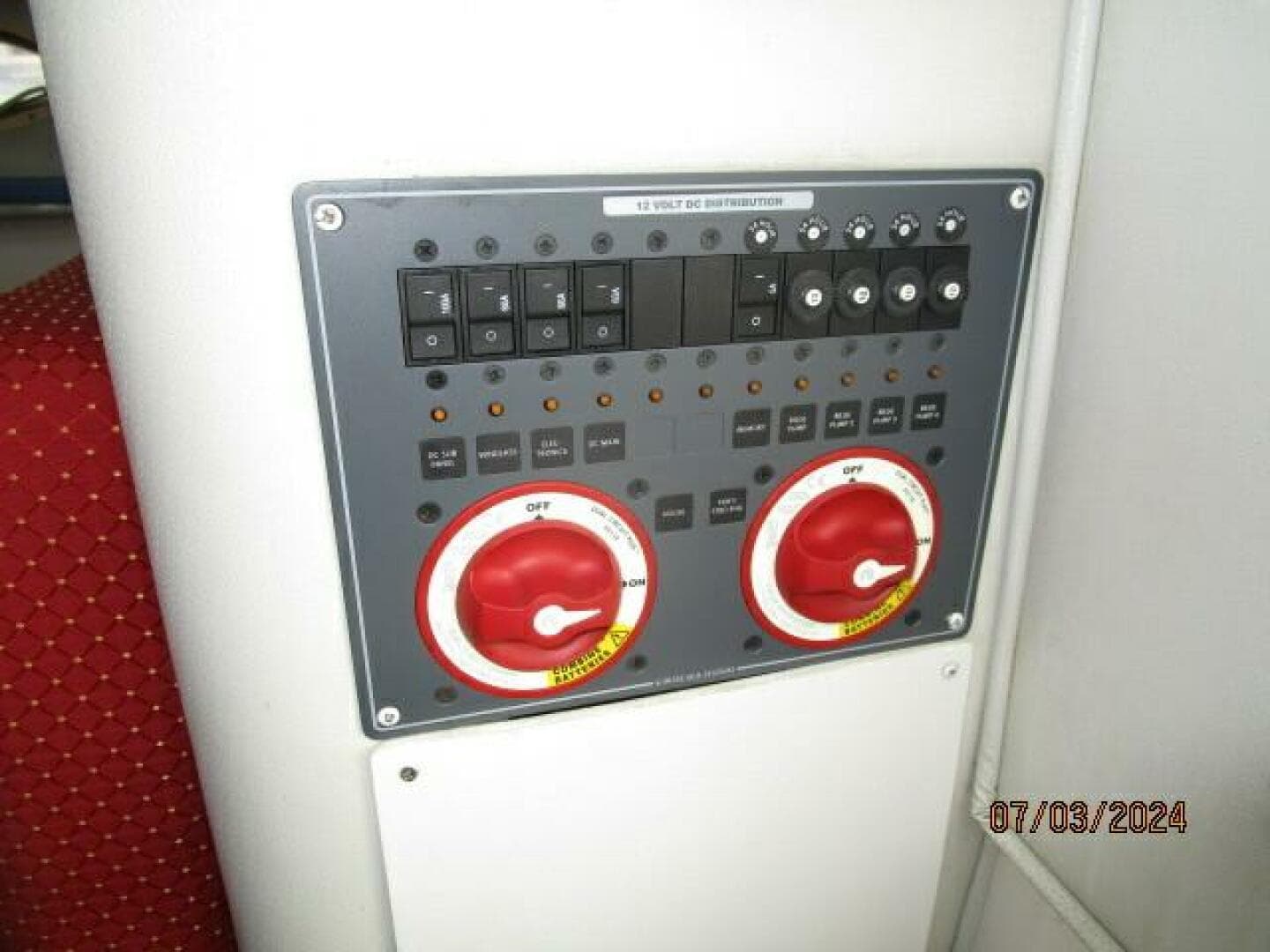 33' Wellcraft electrical panel2
