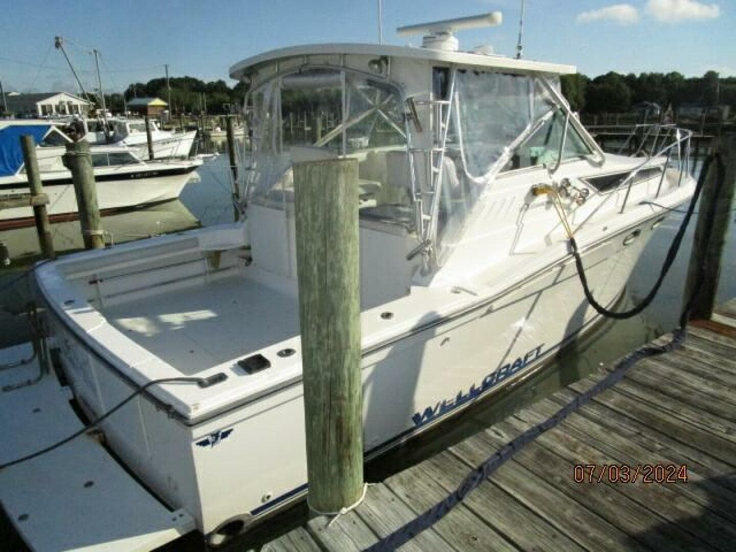 33' Wellcraft starboard aft profile2