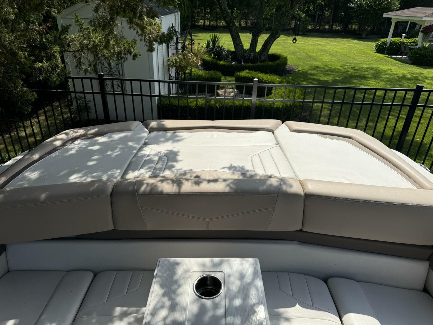 2019 Four Winns H230